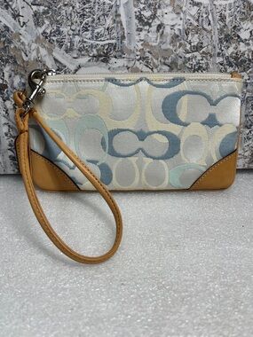 Coach Vintage Wristlet